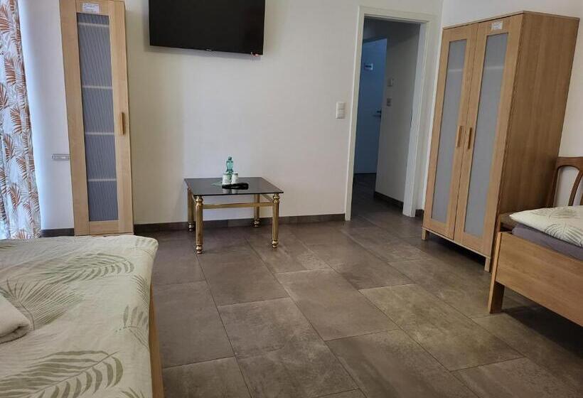 غرفة قياسية مزوَّدة بشُرفة, Seelze Letter Monteurzimmer / Apartment / Messezimmer