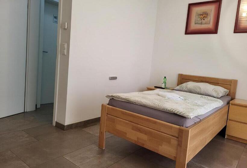 ‫غرفة فردية مزودة بتراس, Seelze Letter Monteurzimmer / Apartment / Messezimmer