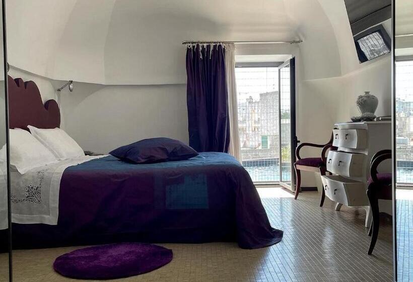 سوییت با استخر, Bartago Luxury House