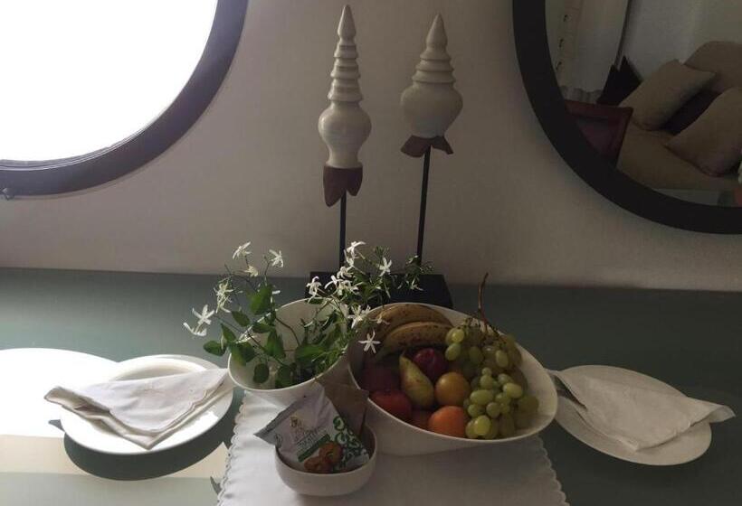 سوییت با استخر, Bartago Luxury House