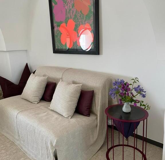 سوییت با استخر, Bartago Luxury House
