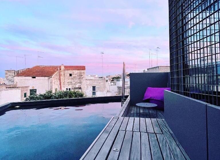 سوییت با استخر, Bartago Luxury House
