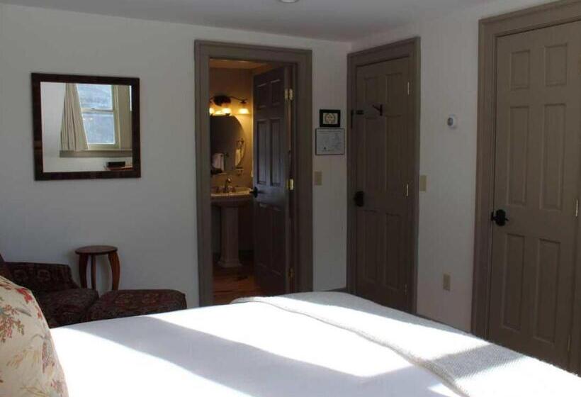 Номер Deluxe, Bark Eater Inn
