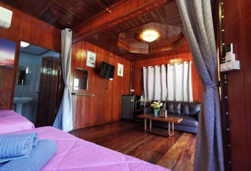 חדר משפחתי נוף לגינה, Walk In Homestay