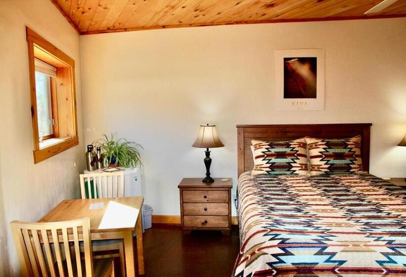 اتاق لوکس, Red Moon Lodge