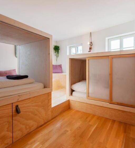 Cama em Quarto Compartilhado, Montagu Hostel