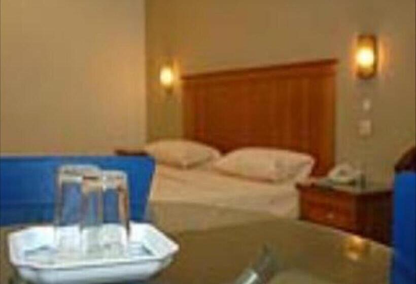اتاق لوکس با تخت بزرگ, Citra Raya Hotel Banjarmasin