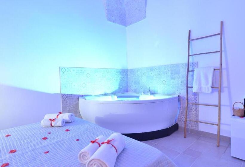 سوئیت جونیور با ماساژ آبی, Trullo Suite