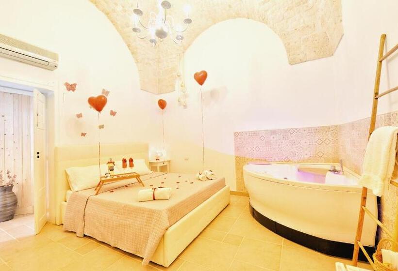 سوئیت جونیور با ماساژ آبی, Trullo Suite