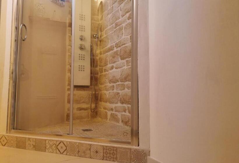 سوئیت جونیور با ماساژ آبی, Trullo Suite