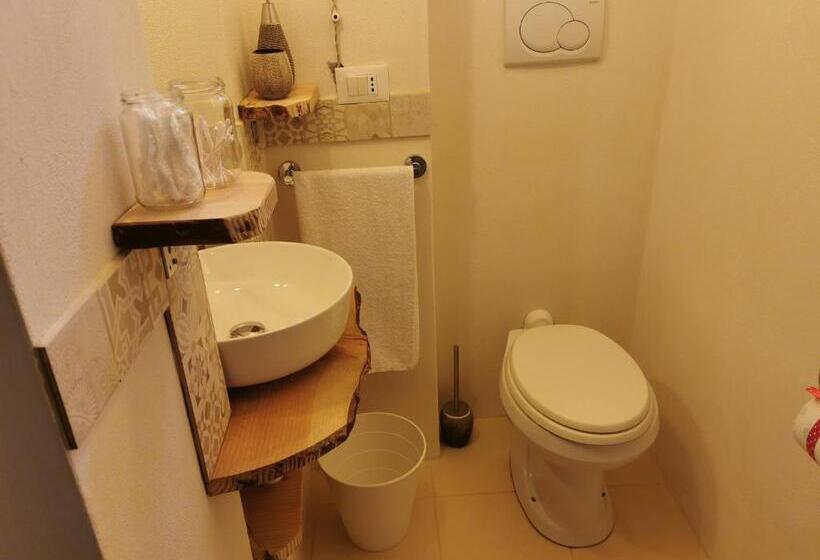 سوئیت جونیور با ماساژ آبی, Trullo Suite
