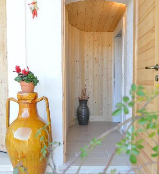 سوئیت جونیور با ماساژ آبی, Trullo Suite