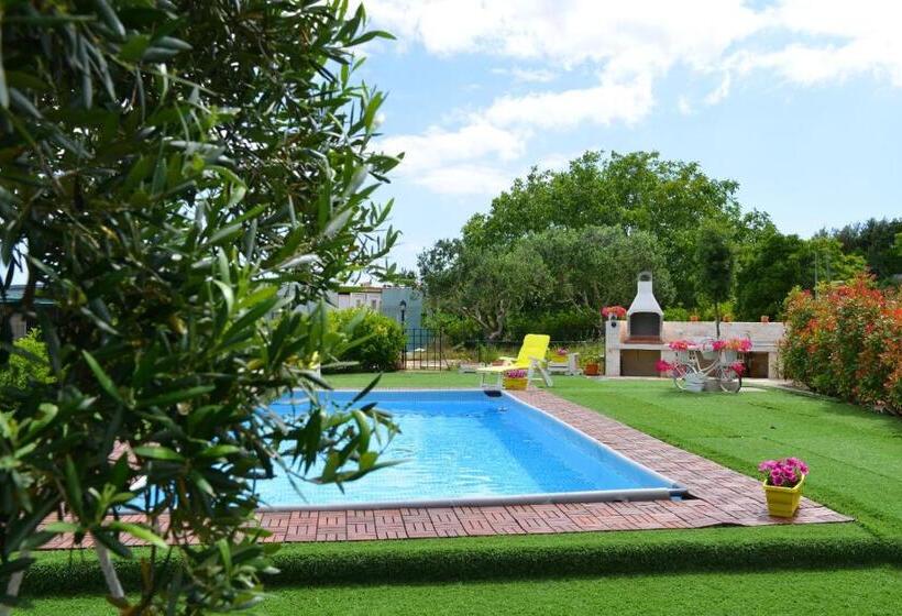 سوئیت جونیور با ماساژ آبی, Trullo Suite