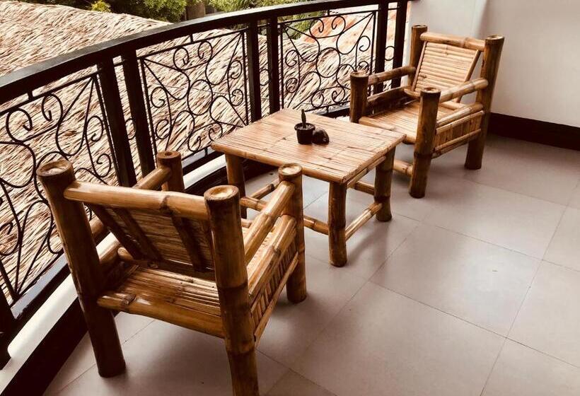 Номер Deluxe с Балконом, Everyday Sunday Formerly Carl S Island Inn