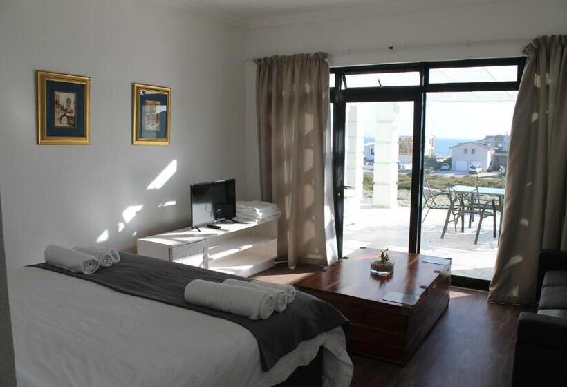 Номер Стандарт Вид на Море с Балконом, Adam S Guest House