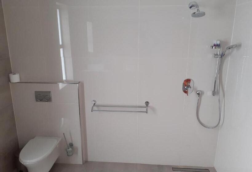 Номер Стандарт Вид на Море с Балконом, Adam S Guest House