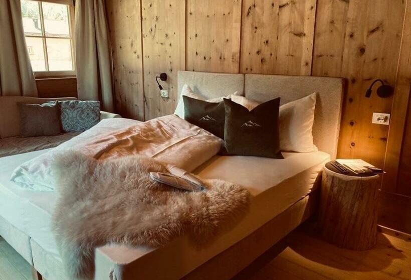 Номер Стандарт Вид на Горы, Stegerhof