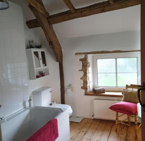Дом 2 Спальни, The Millers Cottage