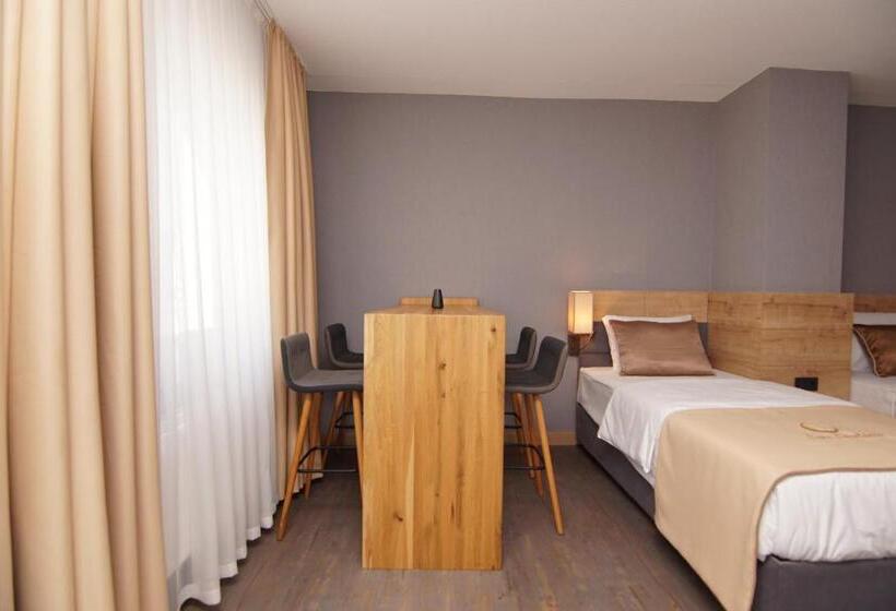 اتاق استاندارد چهار تخته, Casa Constanza Hotel Garni