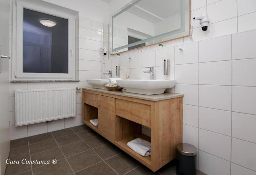 اتاق استاندارد با سرویس بهداشتی مشترک, Casa Constanza Hotel Garni