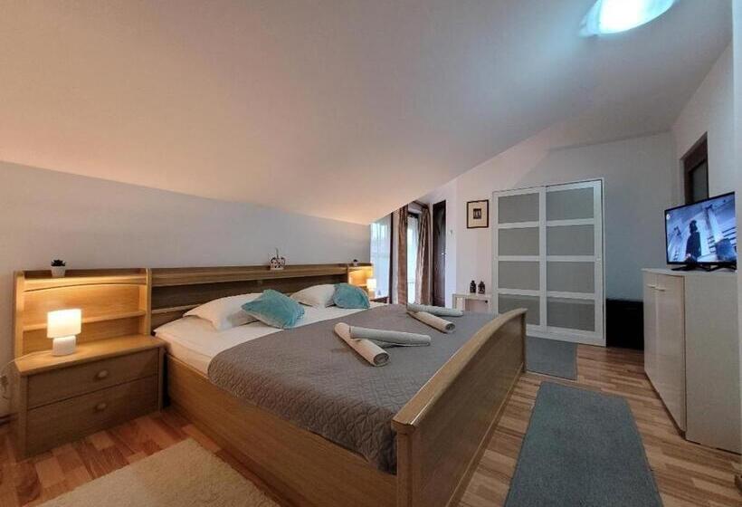 اتاق استاندارد با بالکن, La Cassa