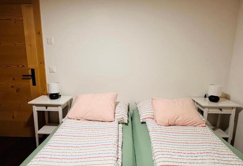 샬레, One Bedroom With Mountain And Garden View Ground Floor Of Chalet Solaria