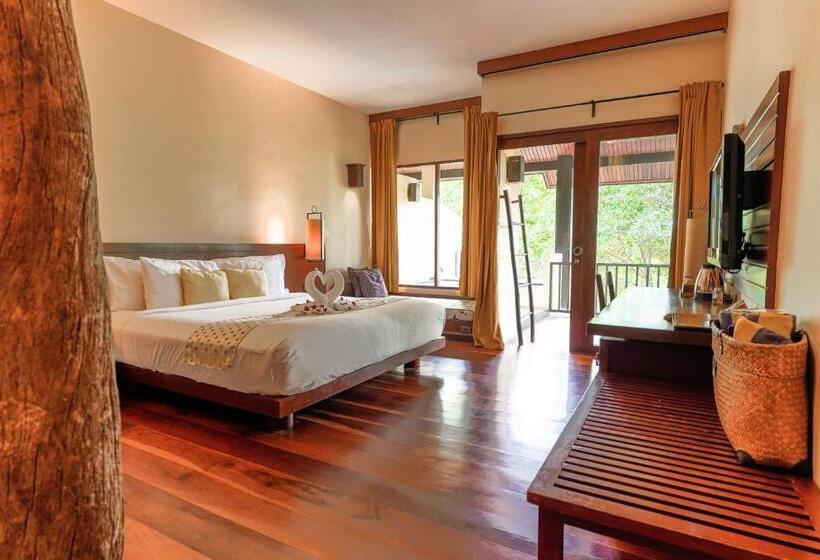 Номер Deluxe с Гидромассажем, Chantaramas Beach Resort, Koh Phangan