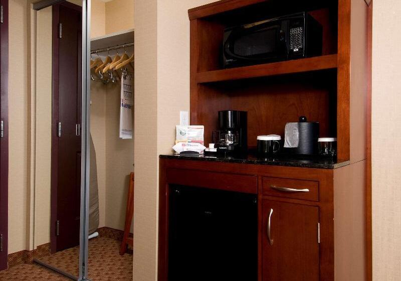 Стандартный Номер Кровать Кинг, Hilton Garden Inn Troy
