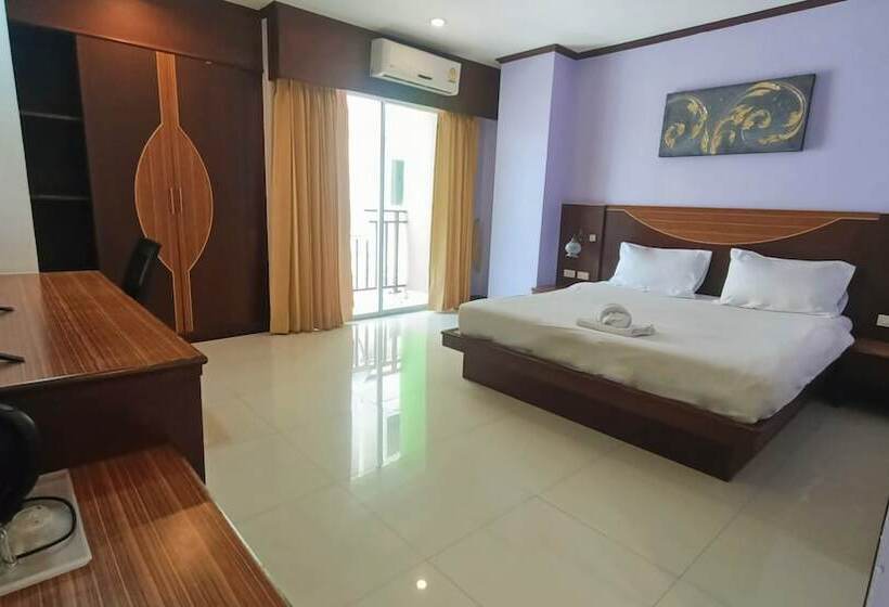Quarto Deluxe, Issara Patong Beach