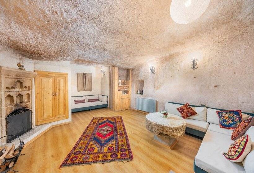Королевский Люкс, Taskonaklar