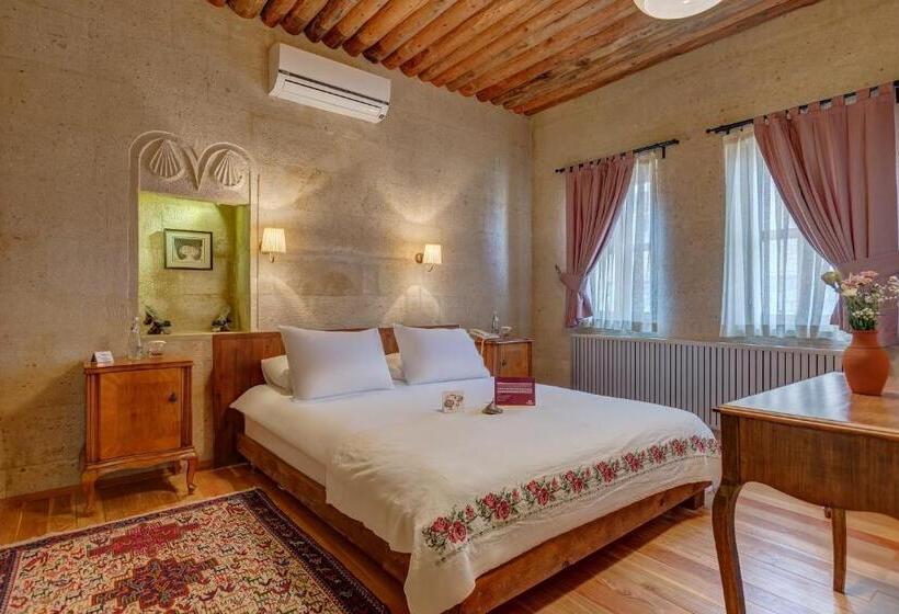 Королевский Люкс, Taskonaklar