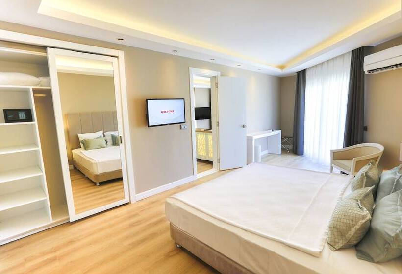 سوییت با چشم‌انداز دریا, Vita Bella Resort & Spa