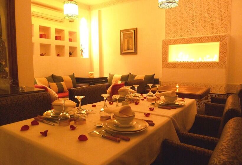 اتاق لوکس سه تخته, Riad Viva