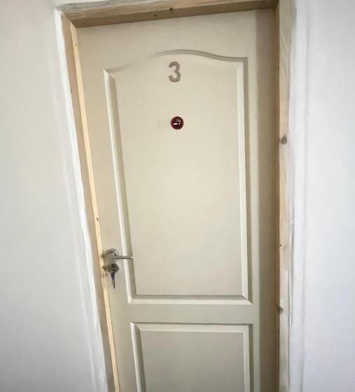 اتاق استاندارد سه نفره, Casa Trandafirilor