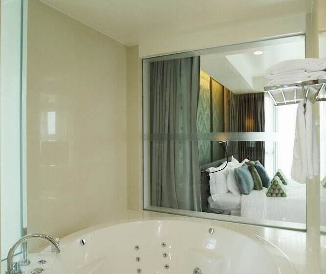 سوییت جونیور, Avani Khon Kaen Hotel & Convention Centre