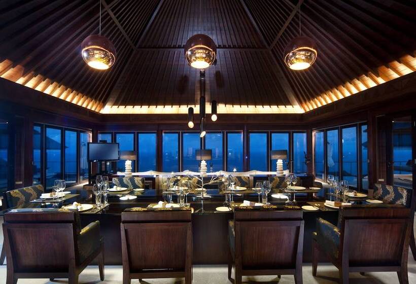 ویلای 5 خوابه, The Edge Bali