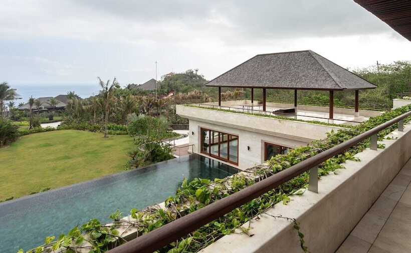 ویلا دلوکس 3 خوابه, The Edge Bali
