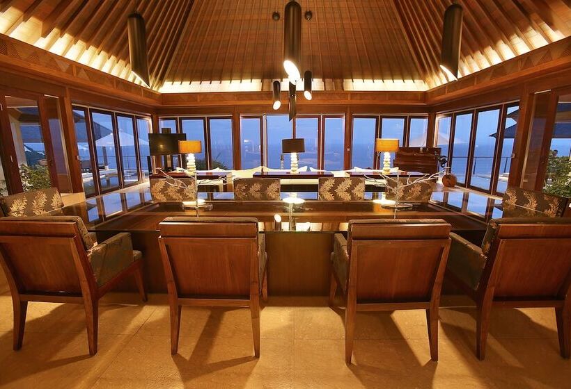 ویلای 5 خوابه, The Edge Bali