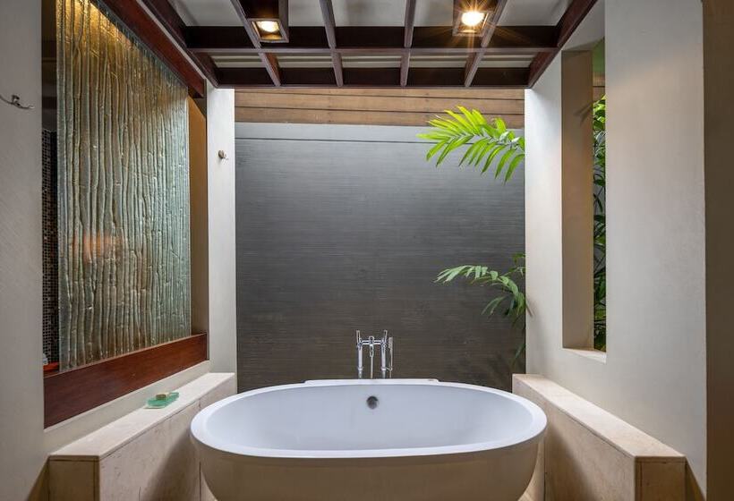 Вилла 3 Спальни с Бассейном, Le Jardin Villas Seminyak