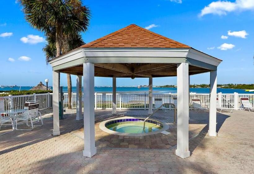 דירת שלושה חדרים, Spacious Coastal Haven 3bd Condo