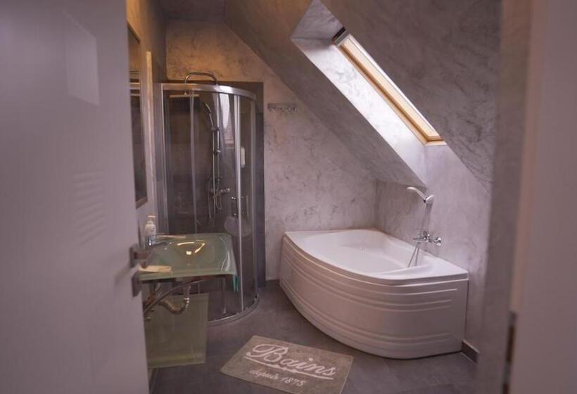 חדר דלוקס, Vivo House