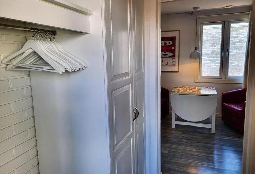 استودیوی لوکس, Cozee Central Apartments