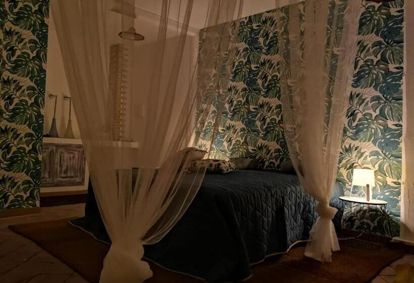اتاق استاندارد, Room33