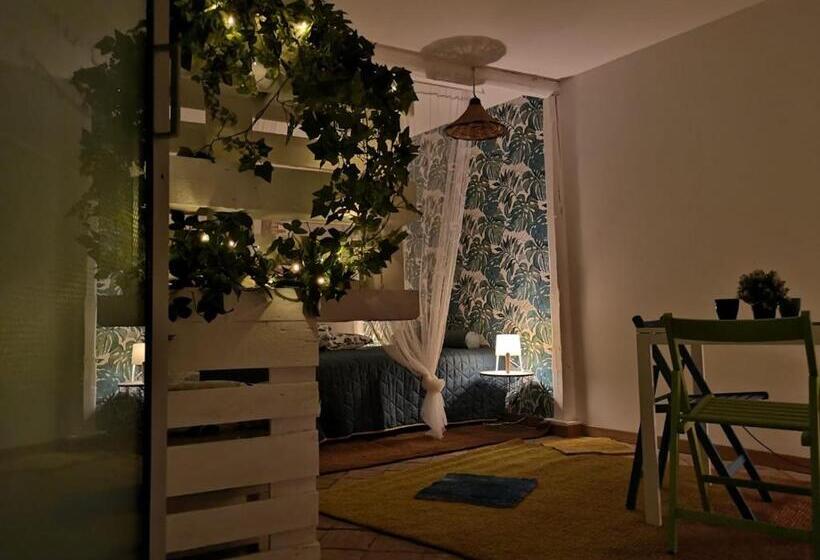اتاق استاندارد یک نفره, Room33