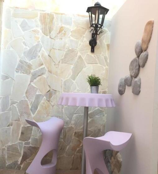 اتاق استاندارد یک نفره, Room33