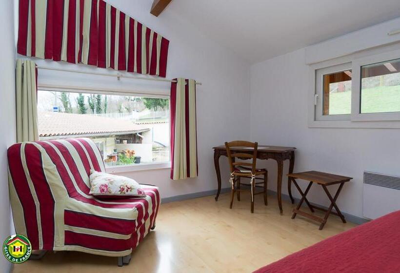 Standard room with outdoor bath, La Pastorale