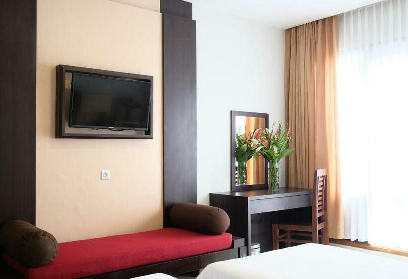 Номер Deluxe Вид на Город, The Grand Hill Resort