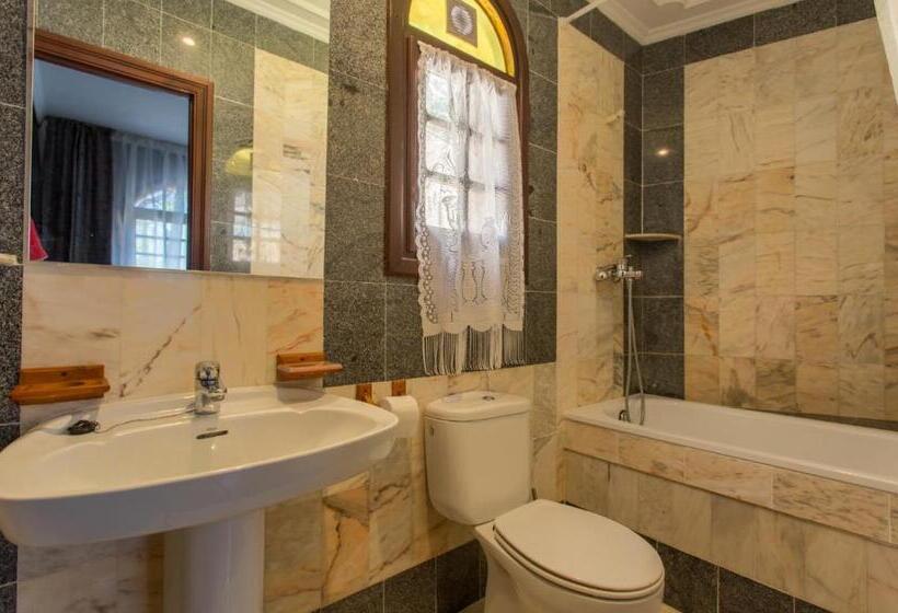 Апартаменты 1 Спальня Вид на Сад, Apartamentos Gaudi Style