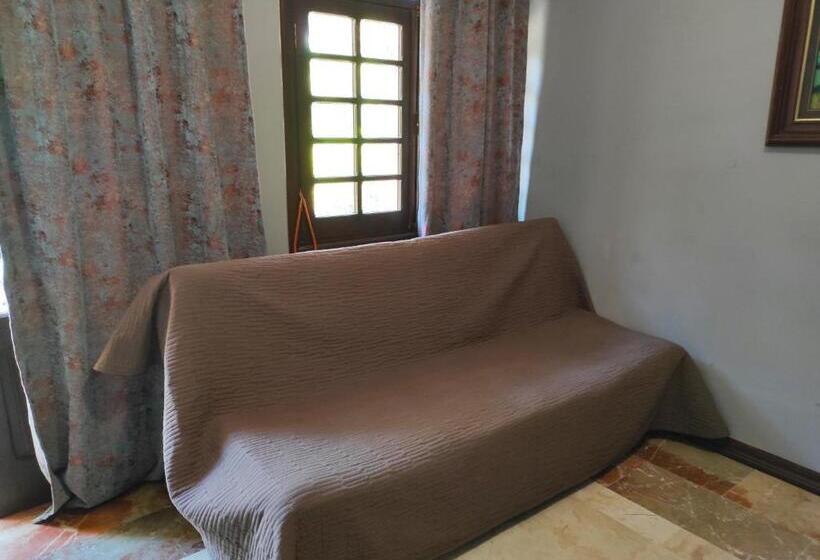 Апартаменты 1 Спальня Вид на Сад, Apartamentos Gaudi Style