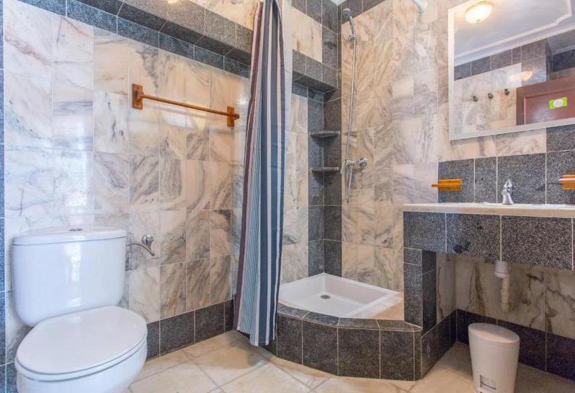 Апартаменты 1 Спальня Вид на Сад, Apartamentos Gaudi Style